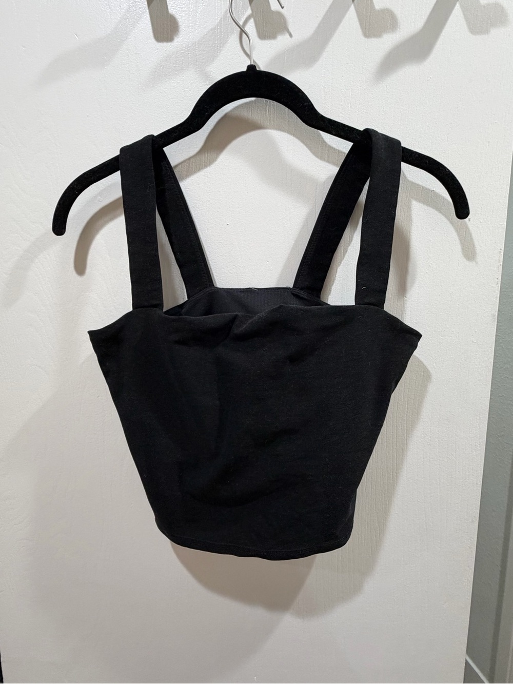Vuori Black Square-Neck Crop Tank with Wide Straps
